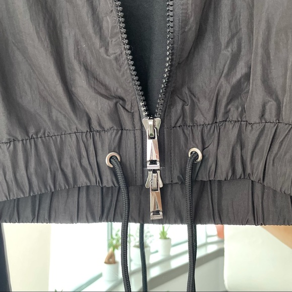 Size M | ONLY Black bomber jacket cropped - Picture 6 of 9